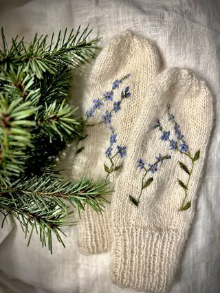 ❄️Další rukavičky, které poletí do světa. Poctivá ruční práce už od začátku. Rukavičky jsou ručně pleté z kvalitní vlny a...